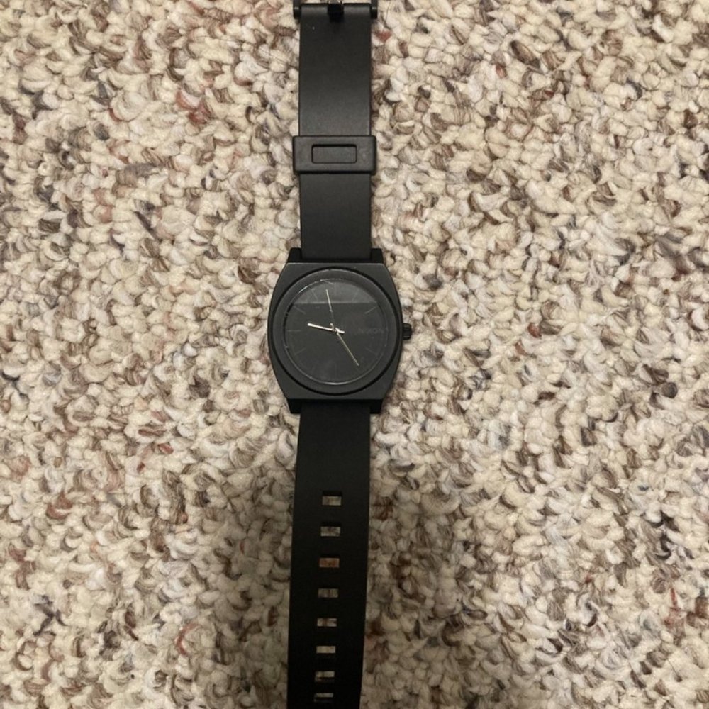 Nixon time teller watch
